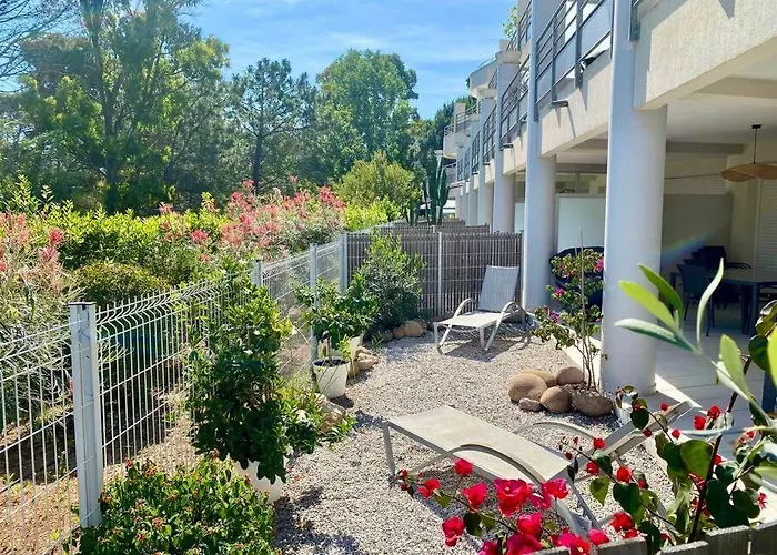 Rez-de-jardin 6 - Acces Direct A La *